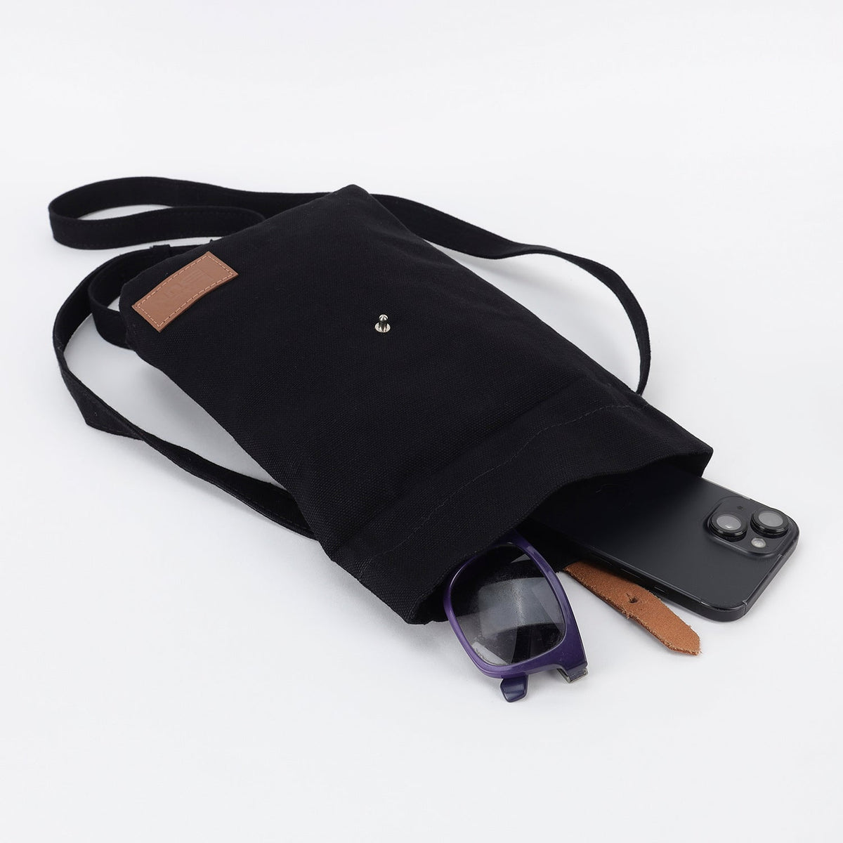 BLACK CROSSBODY BAG
