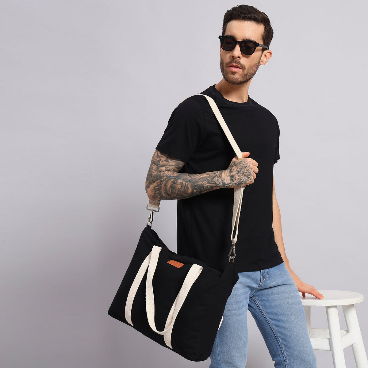 BLACK TOTE BAG