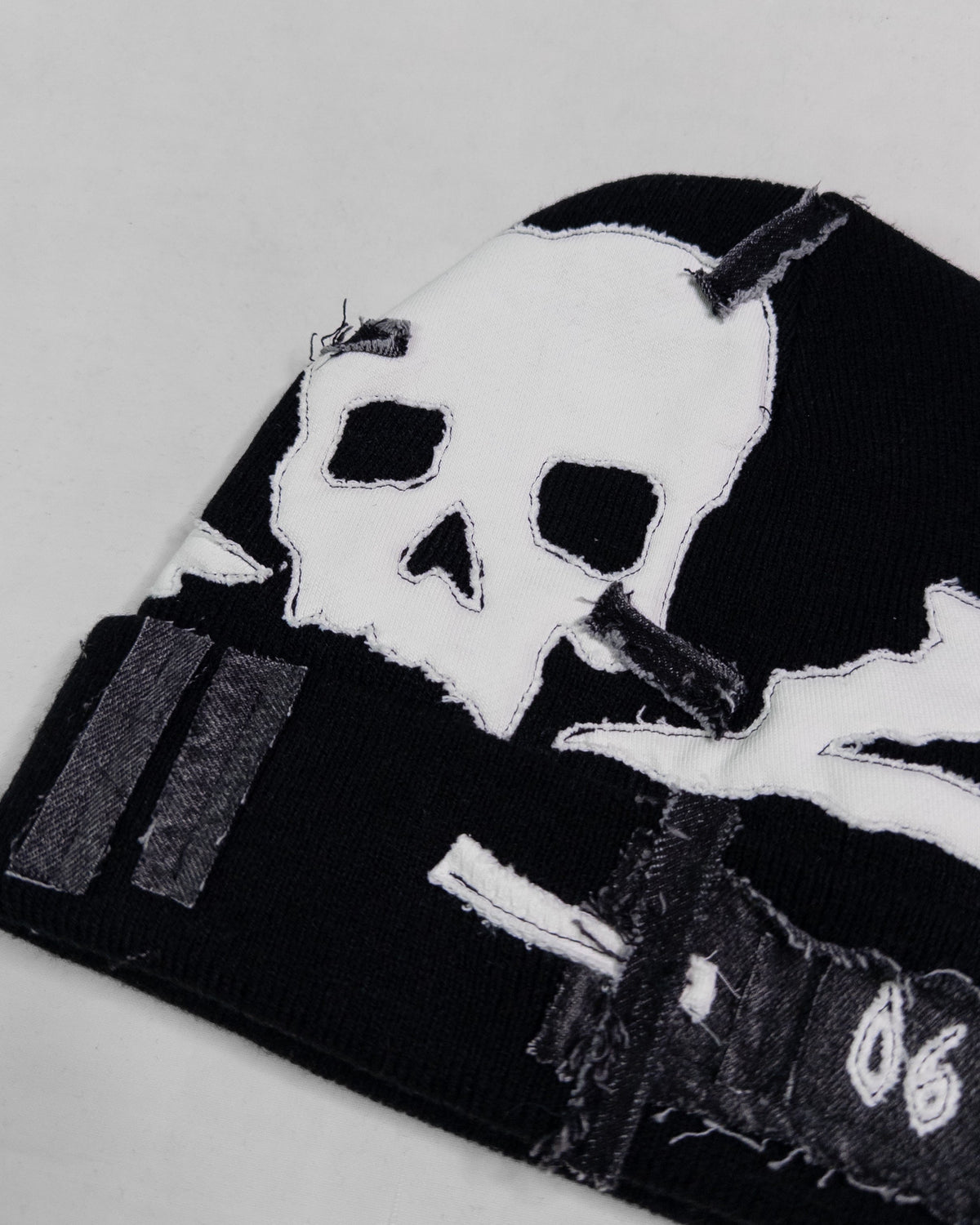 "grave" beanie 1
